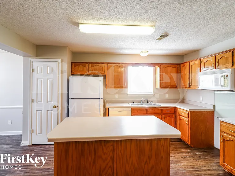 1523 Beringer Dr — Photo 8