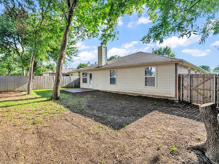 712 Riverhead Dr — Photo 33