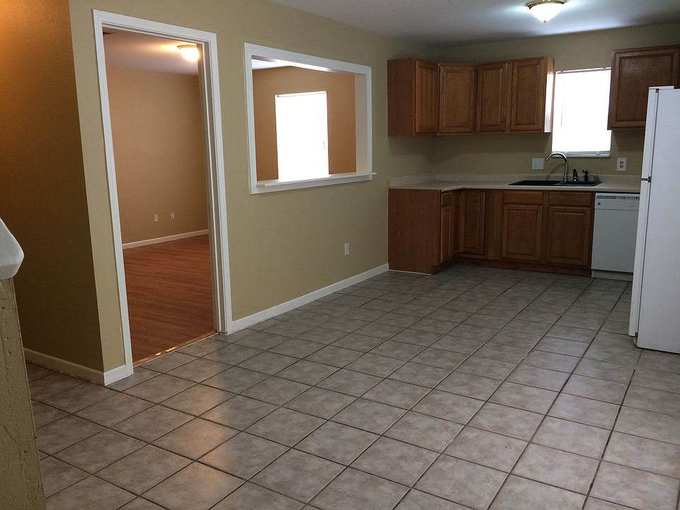 1st image of 7641 Windsor Oaks