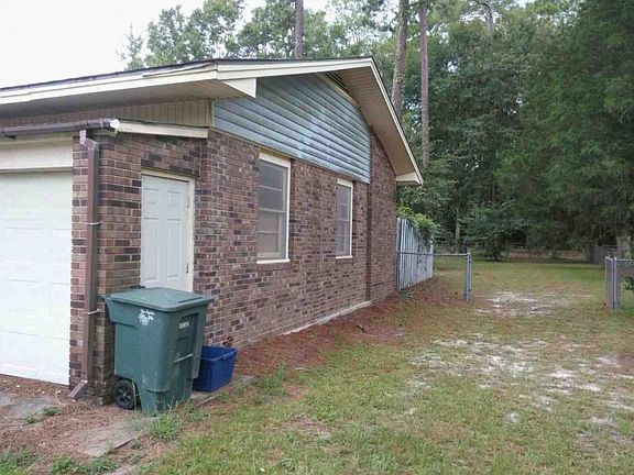 5th image of 916 Clayton Dr