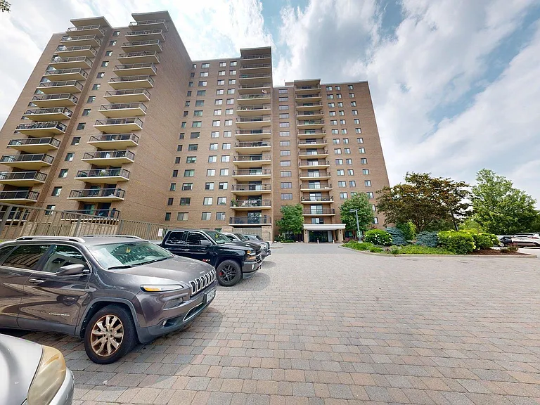 200 N Pickett St #207 — Photo 60