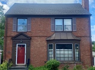 2460 Traymore Rd, University Heights, OH 44118