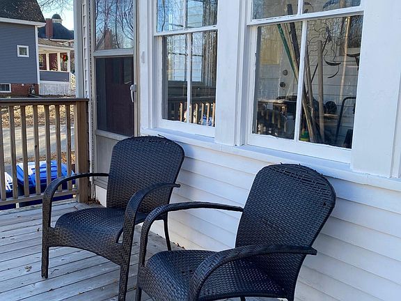 5th image of 58 Forest St #58