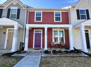 225 Goldenstar Ln, Portsmouth, VA 23701
