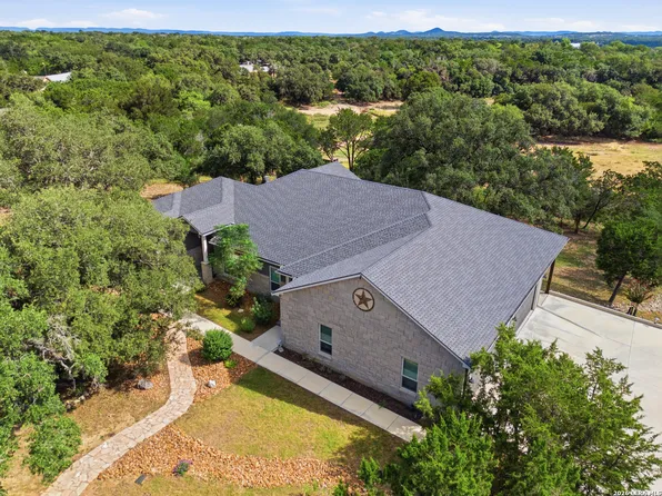 356 CREEKWOOD DR, Bandera, TX 78003