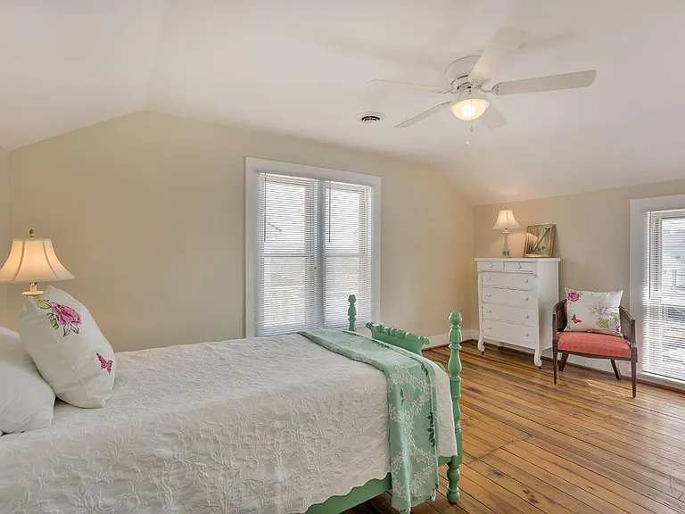 207 Douglas Ave #B — Photo 8
