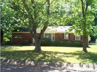 3610 Lakewood Rd NW, Huntsville, AL 35811