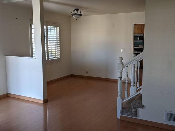 3rd image of 318 Beacon Shores Dr