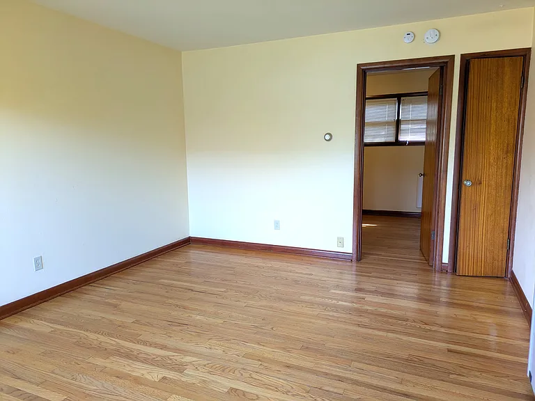 511 NE 78th Ave — Photo 4