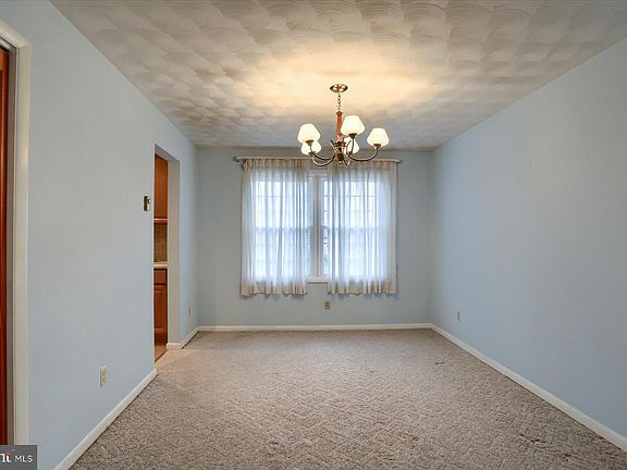 4th image of 707 Alison Ave