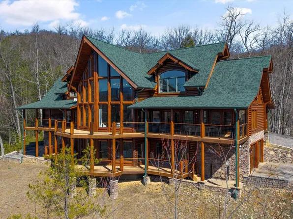 611 Pinnacle Vista Rd, Gatlinburg, TN 37738