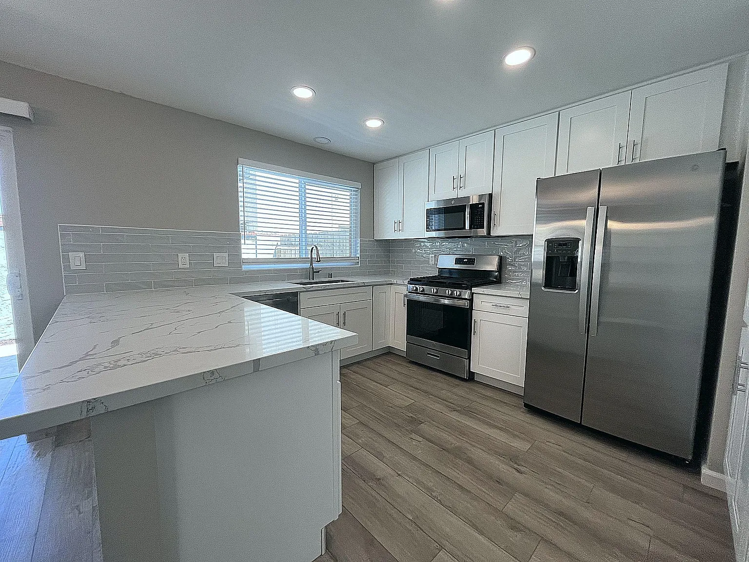 3 bed, 2.5 bath, 1338 sqft, $3,250 — Photo 4