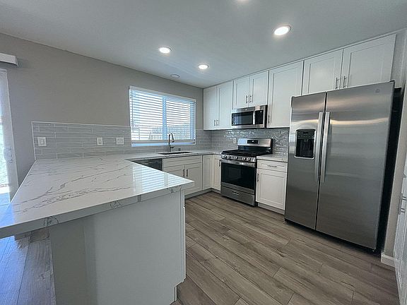 4th image of 2161 Bluehaven Ct