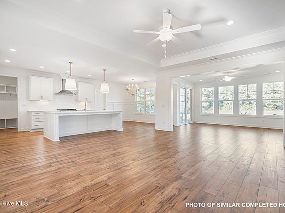 4th image of 1246 Mandevilla Drive SE