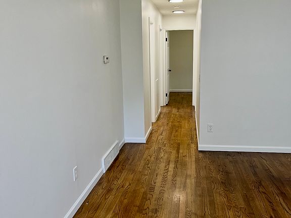 5th image of 185 Meadows Dr APT B