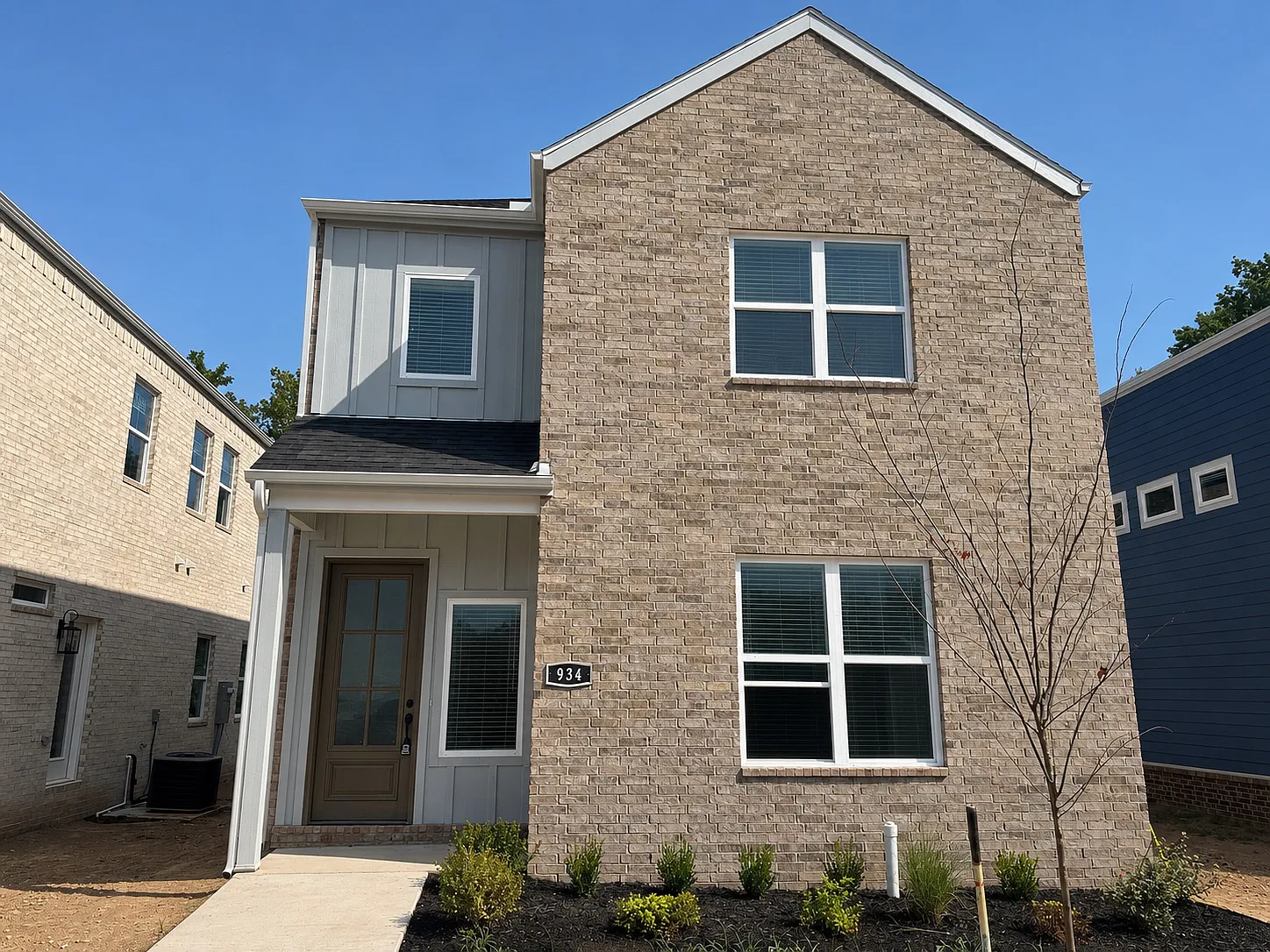 4 bed, 3.5 bath, 2036 sqft, $3,000 — Photo 1