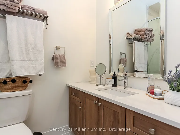 35 Linda Ln — Photo 8