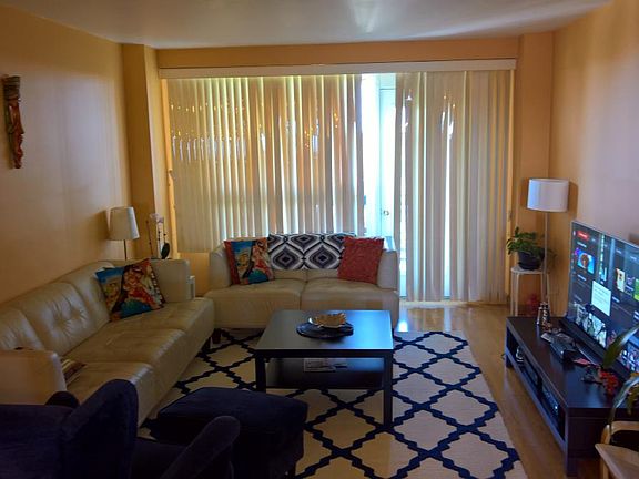 4th image of 91 Strawberry Hill Ave #924