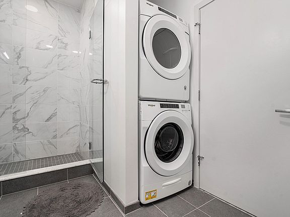5th image of 7410 Kercheval Ave #202