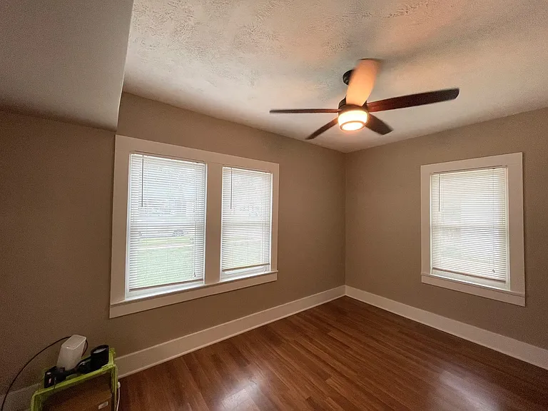 1002 N Grimes St — Photo 6