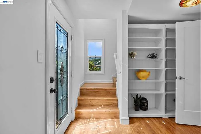 274 Staples Ave — Photo 11