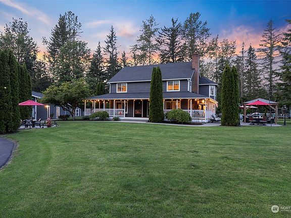 Front view of the house>