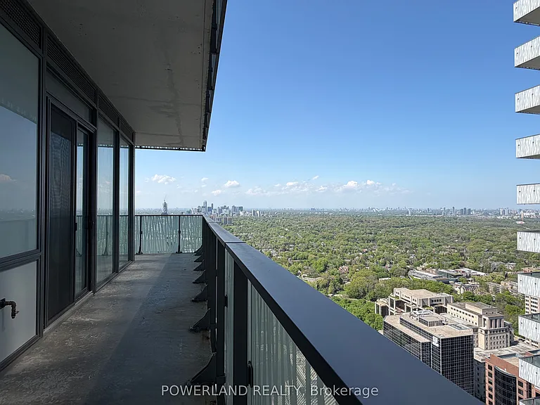 42 Charles St E #LPH4705 — Photo 15