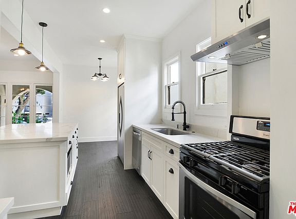 5th image of 918 N Genesee Ave #1
