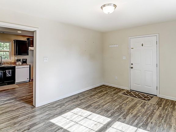 5th image of 1543 Poston Cir