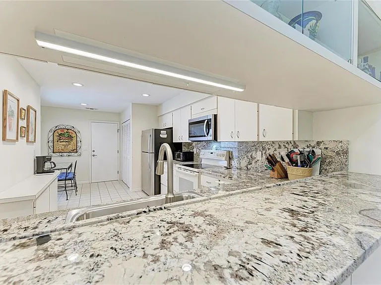 3946 Wilshire Cir E #168 — Photo 13