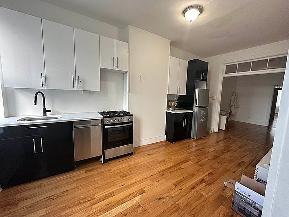 2nd image of 249 Montrose Ave #4A