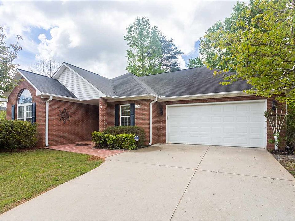 1st image of 206 Riverrun Dr