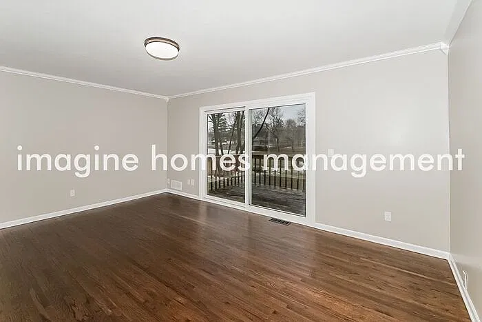 5 bed, 2.0 bath, 1780 sqft, $2,750 — Photo 3
