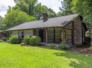 2506 Pinecroft Rd, Greensboro, NC 27407