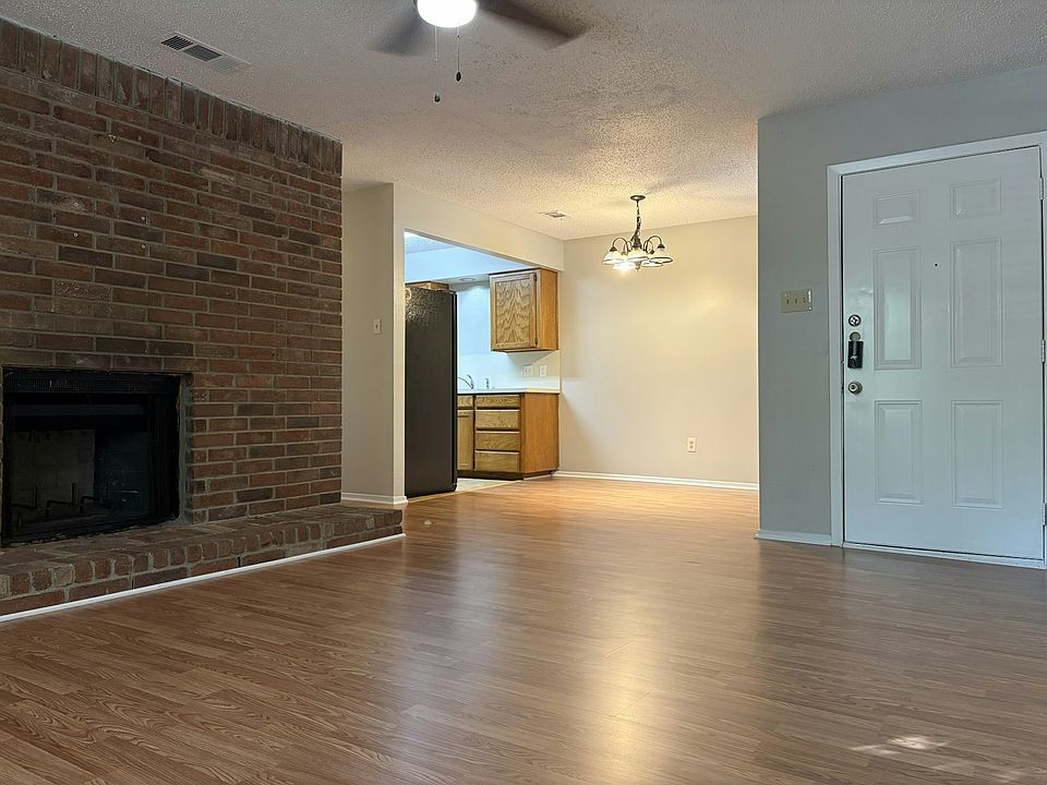 1st image of 818 Betty Ct APT B