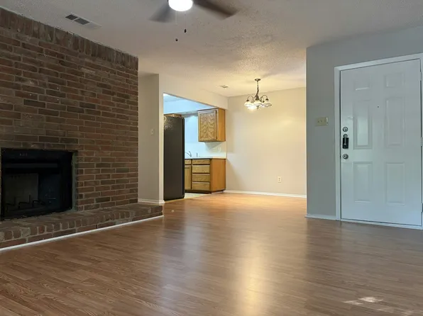 818 Betty Ct APT B, Hurst, TX 76053