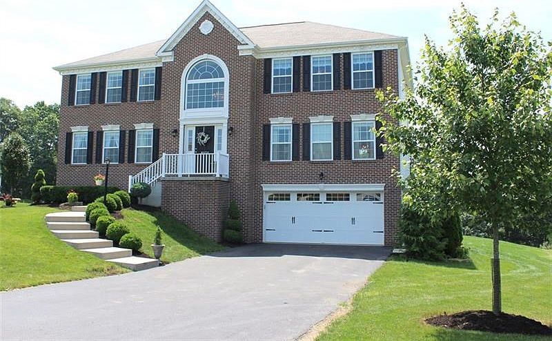 So much room to grow in this Savannah model home in the Seneca Valley Schools