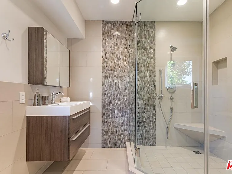 703 N Maple Dr — Photo 35