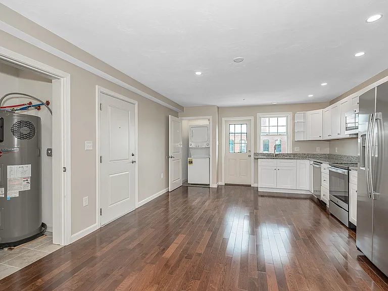 Princeton Court Apartments — Photo 23