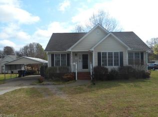 906 Hillcrest Ave, Graham, NC 27253