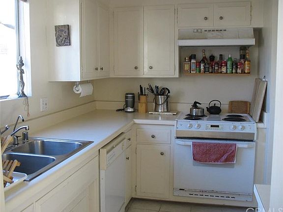 4th image of 484 Cliff Dr APT 11