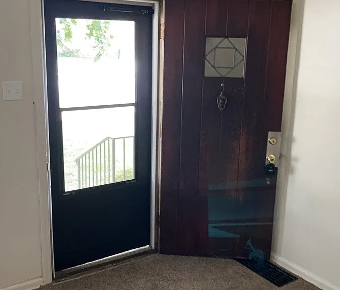 1076 Sherwood Dr — Photo 6