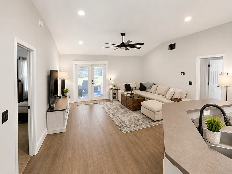 3473 Ayrshire St — Photo 2
