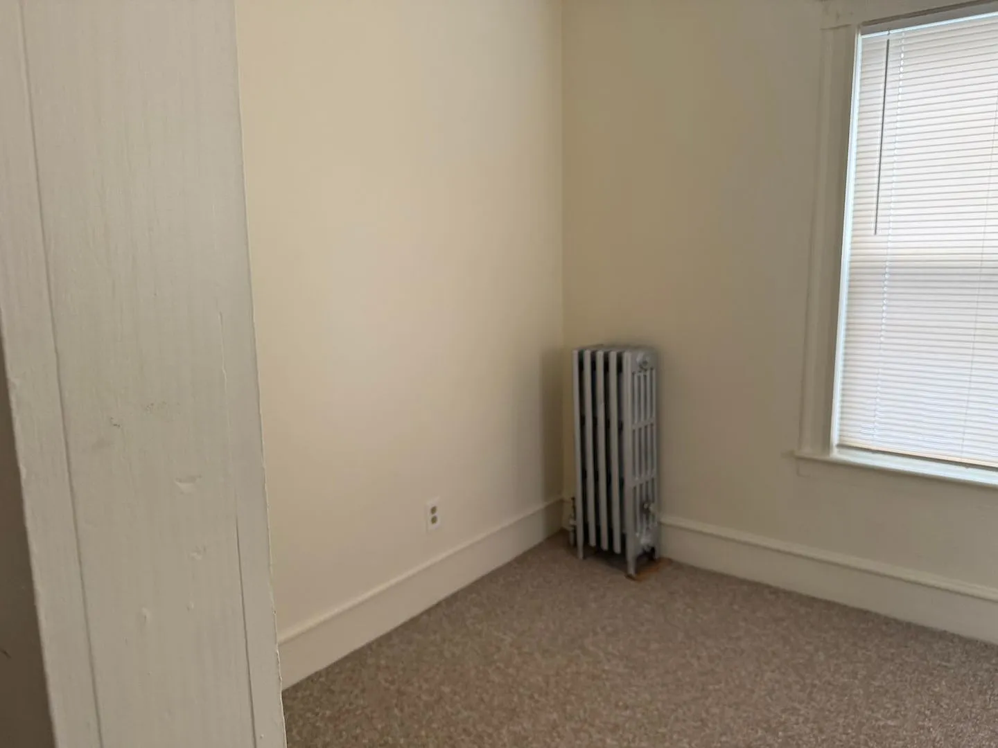 Studio Available Now! Bonus Alcove, Gas Stove — Photo 4