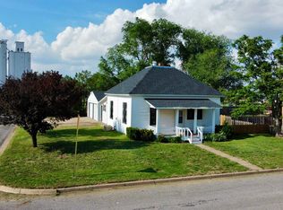 120 W Adams St, Meade, KS 67864