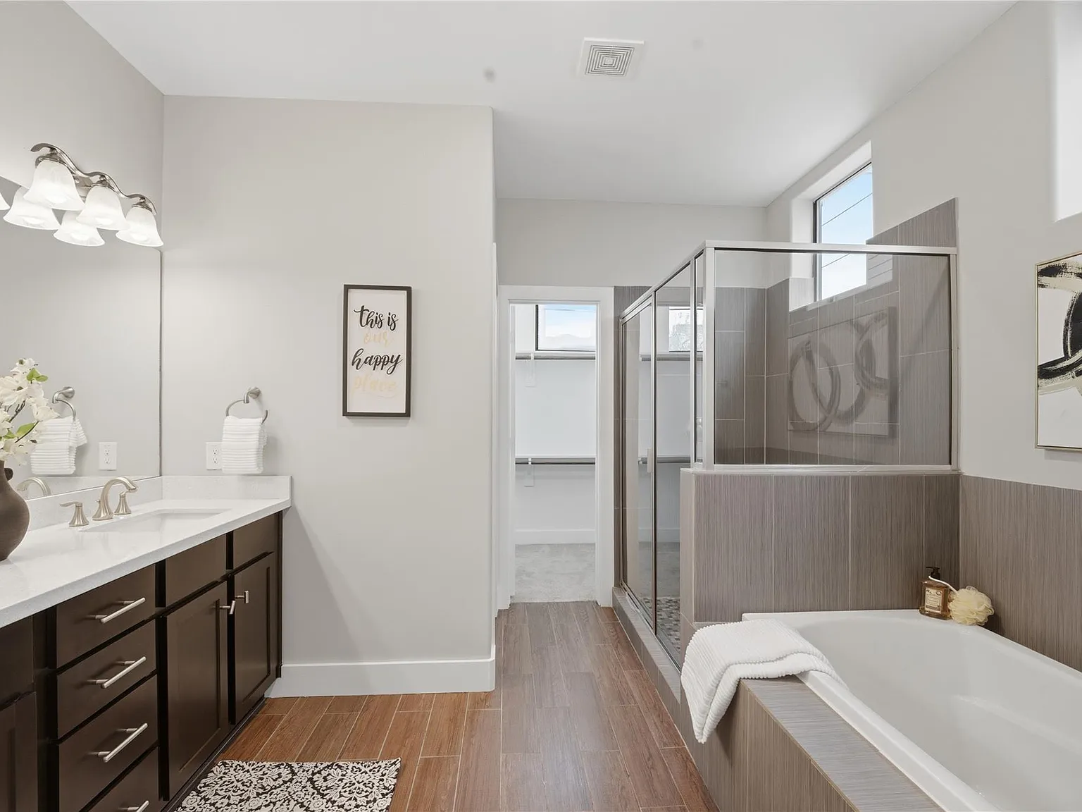 4 bed, 3.5 bath, 2789 sqft, $3,399 — Photo 2