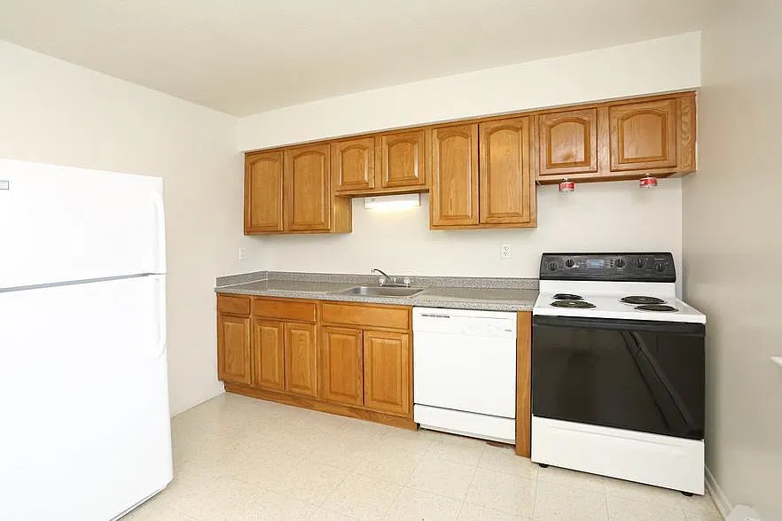 Woodbury Apartments — Photo 2