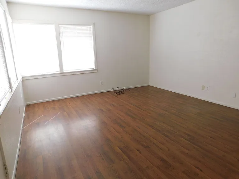 413 S Richmond Rd — Photo 3