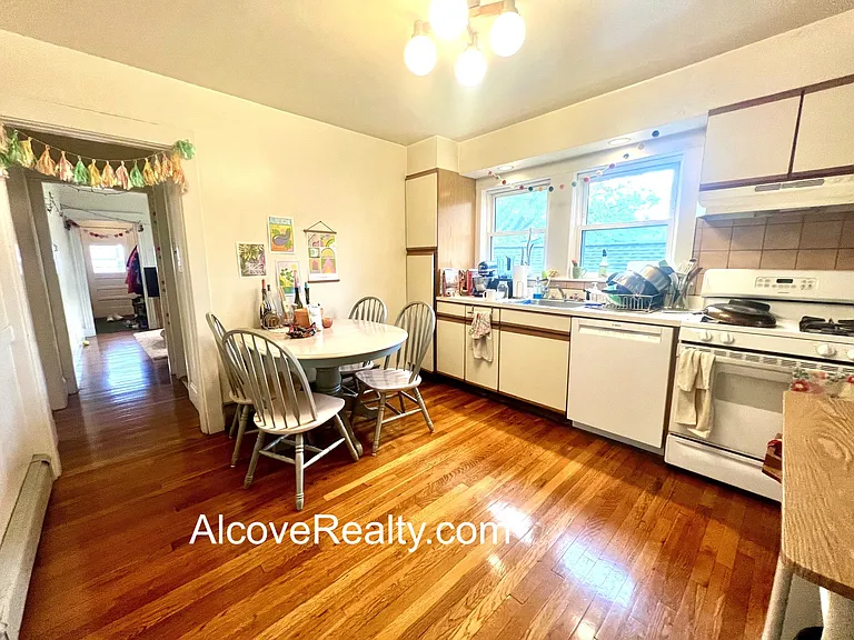 21-3 Sartwell Ave — Photo 11