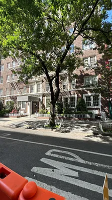 Rented by Manhattan Realty Group | media 6